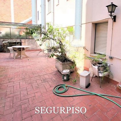 Foto 2 de Piso en venta en Centre - Santa Coloma de Gramanet de 3 habitaciones con terraza y garaje