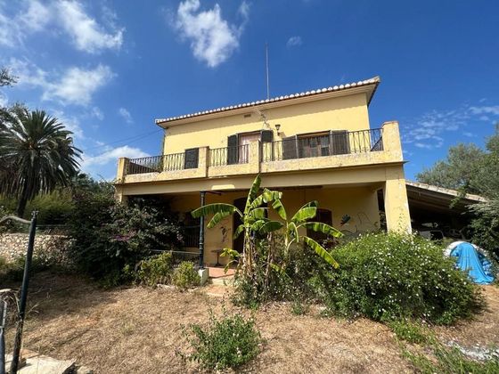 Foto 1 de Casa rural en venda a Les Marines/Las Marinas de 6 habitacions amb terrassa i jardí