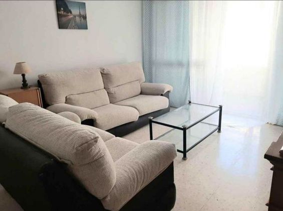 Foto 1 de Piso en alquiler en calle El Real de la Jara de 4 habitaciones con terraza y muebles