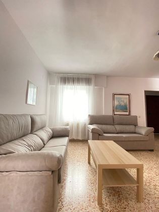Foto 1 de Alquiler de piso en calle Castillo de Constantina de 3 habitaciones con terraza y muebles