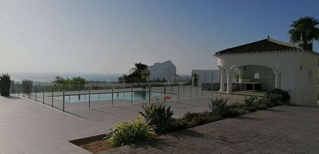 Foto 1 de Venta de chalet en Zona Pueblo de 5 habitaciones con terraza y piscina