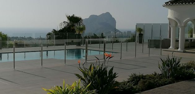 Foto 2 de Xalet en venda a Zona Pueblo de 5 habitacions amb terrassa i piscina