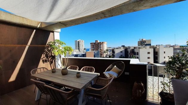 Foto 1 de Ático en venta en calle De Juan de la Cierva de 3 habitaciones con terraza y piscina