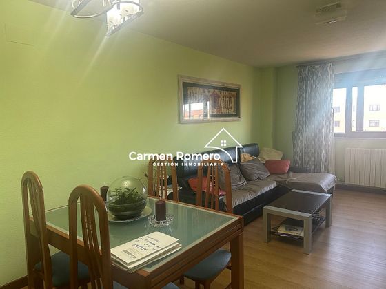 Foto 2 de Piso en venta en Vistahermosa de 3 habitaciones con terraza y garaje