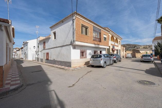 Foto 1 de Casa en venda a plaza De la Constitucion de 4 habitacions amb garatge i balcó
