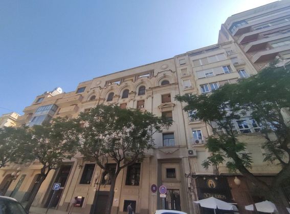 Foto 1 de Pis en venda a Centro - Alicante de 7 habitacions amb ascensor