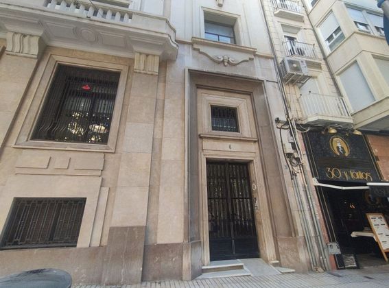 Foto 2 de Pis en venda a Centro - Alicante de 7 habitacions amb ascensor