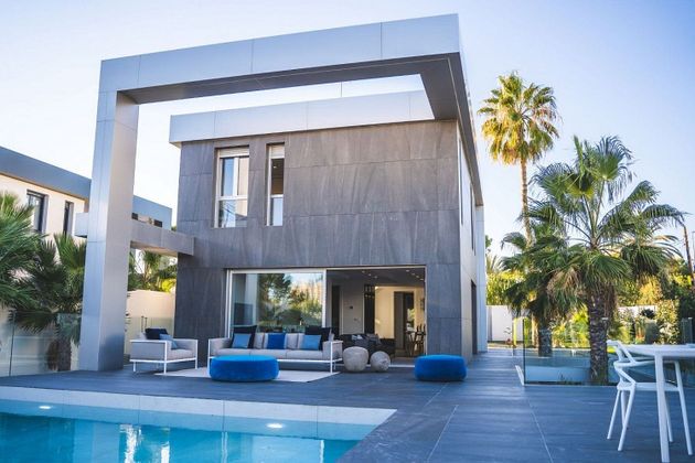 Foto 1 de Xalet en venda a Playa Mucha Vista de 7 habitacions amb terrassa i piscina