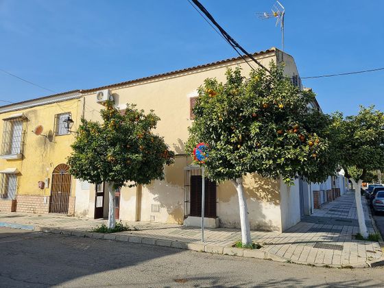 Foto 1 de Casa adossada en venda a calle Los Milagros de 3 habitacions amb balcó