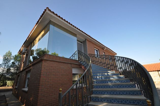 Foto 1 de Chalet en venta en Yecla de 5 habitaciones con terraza y piscina