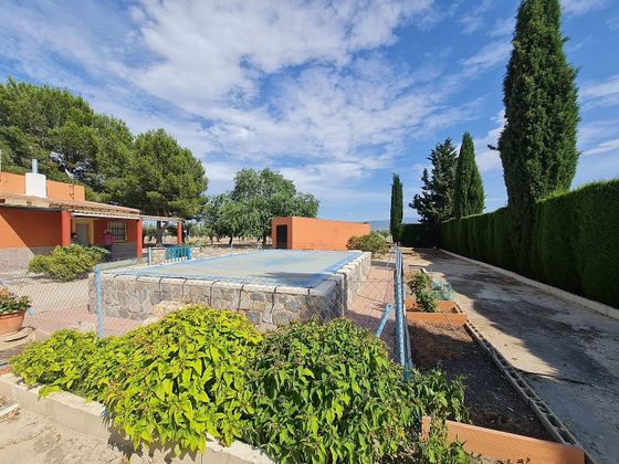 Foto 2 de Casa en venta en Yecla de 4 habitaciones con terraza y piscina