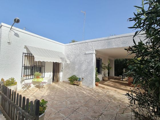 Foto 2 de Casa en venta en El Fondo de les Neus-El Hondon de las Nieves de 3 habitaciones con terraza y piscina