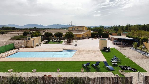 Foto 1 de Venta de casa en Villena de 10 habitaciones con terraza y piscina