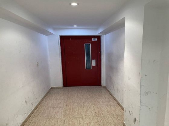 Foto 2 de Piso en venta en Instituts - Universitat de 2 habitaciones con calefacción y ascensor