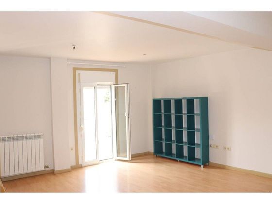 Foto 1 de Venta de piso en Sant Guim de Freixenet de 3 habitaciones con balcón y calefacción
