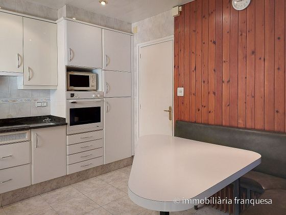 Foto 2 de Piso en venta en Ripoll de 4 habitaciones con terraza y garaje