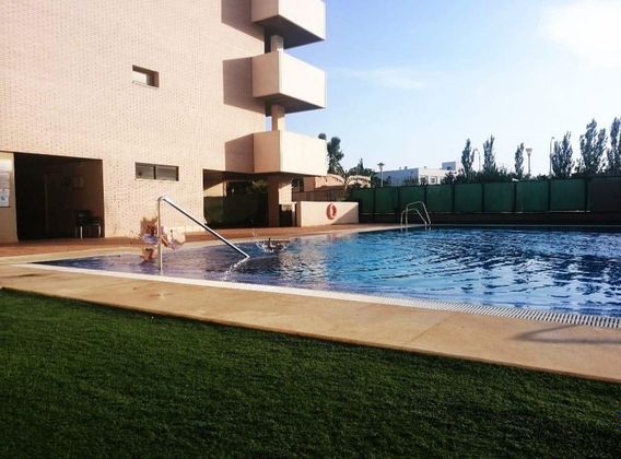 Foto 1 de Pis en venda a Los Molinos - Villa Blanca de 2 habitacions amb terrassa i piscina