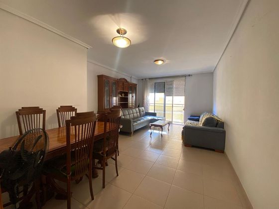 Foto 1 de Piso en venta en Casco Urbano de 4 habitaciones con balcón y aire acondicionado