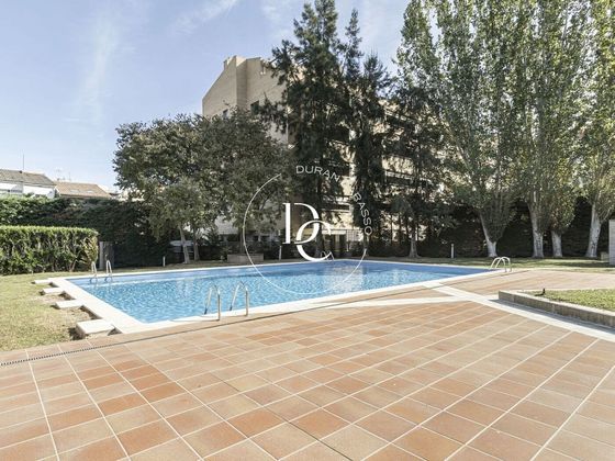 Foto 2 de Venta de dúplex en Sant Joan Despí de 6 habitaciones con terraza y piscina