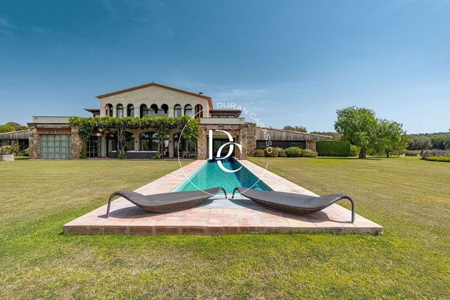 Foto 1 de Casa rural en venda a Vila de Palafrugell - Llofriu - Barceloneta de 6 habitacions amb terrassa i piscina