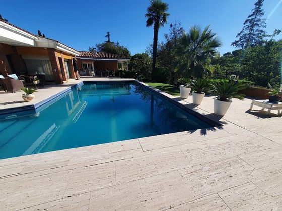 Foto 1 de Xalet en venda a Bellaterra de 4 habitacions amb terrassa i piscina