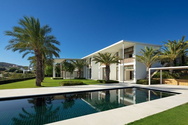Foto 2 de Xalet en venda a Casares de 6 habitacions amb terrassa i piscina
