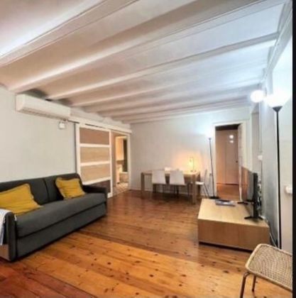 Foto 1 de Pis en lloguer a Sant Pere, Santa Caterina i la Ribera de 2 habitacions amb mobles i aire acondicionat
