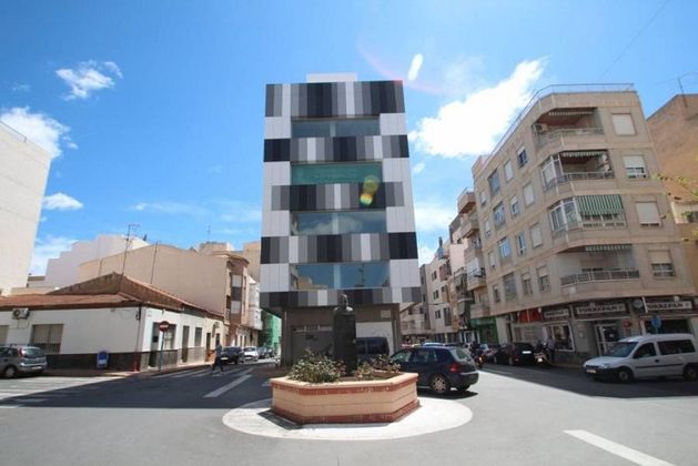 Foto 1 de Edifici en venda a Centro - Torrevieja de 1100 m²