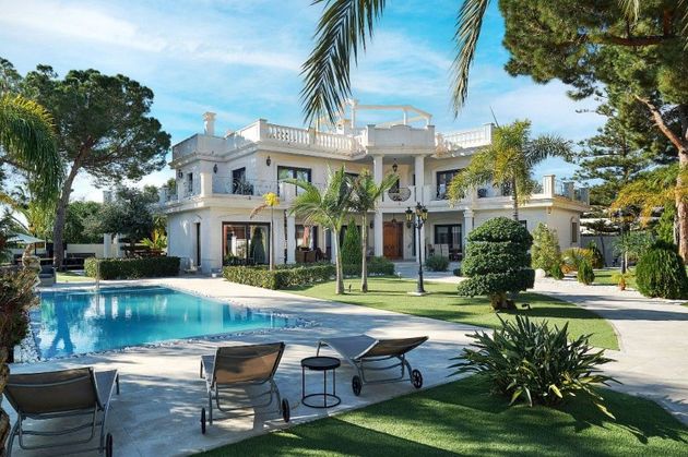 Foto 1 de Xalet en venda a Castilblanco de los Arroyos de 5 habitacions amb piscina i jardí