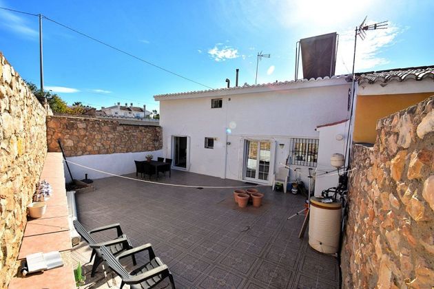 Foto 2 de Venta de chalet en calle Torre del Moro de 3 habitaciones con terraza y jardín