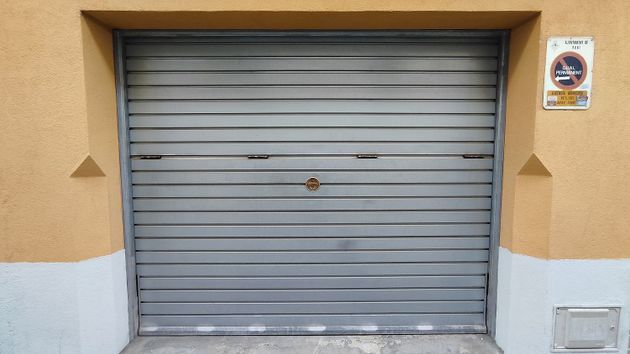 Foto 1 de Alquiler de local en calle De Cal Príncep con garaje