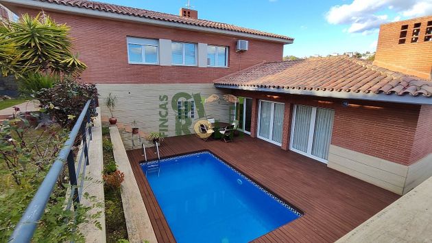 Foto 1 de Xalet en venda a Castellnou - Can Mir - Sant Muç de 3 habitacions amb terrassa i piscina