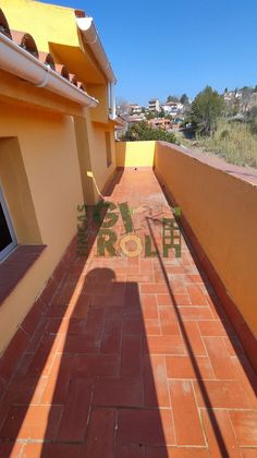 Foto 2 de Xalet en venda a calle La Perla de 5 habitacions amb terrassa i balcó