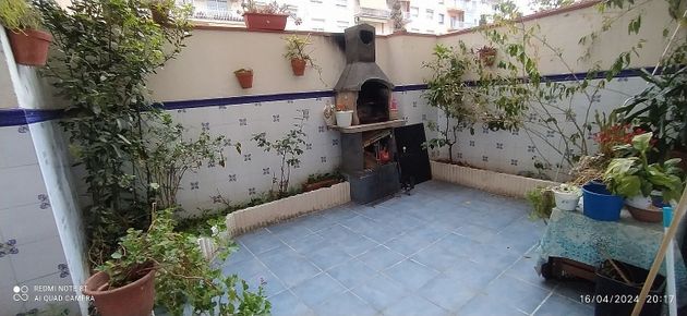 Foto 2 de Pis en venda a Eixample - Sant Oleguer de 2 habitacions amb terrassa i calefacció