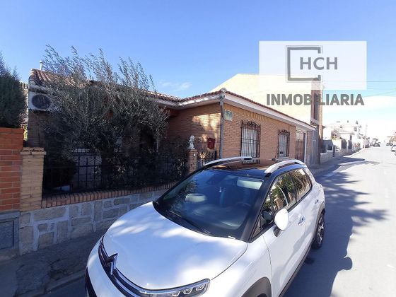 Foto 2 de Chalet en venta en calle Juan de Lucena de 5 habitaciones con terraza y garaje
