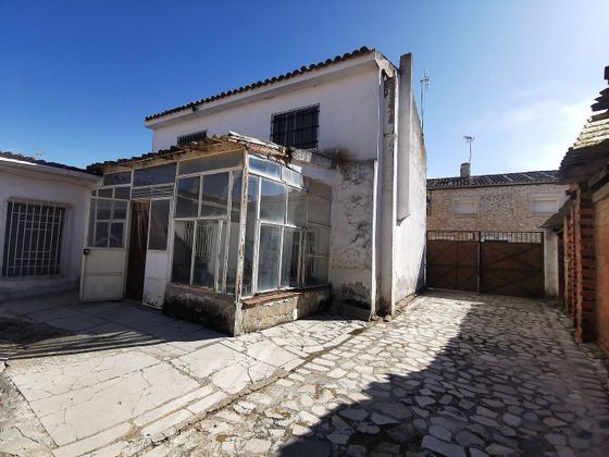 Foto 1 de Casa en venta en Villarejo de Salvanés de 5 habitaciones con garaje y calefacción