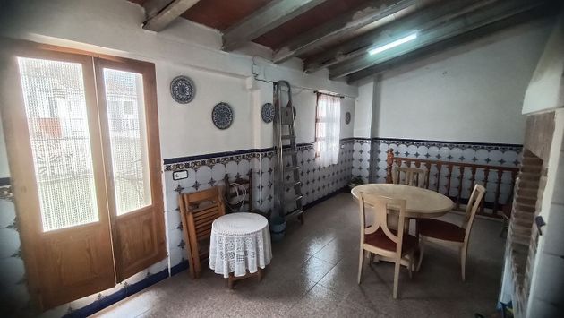 Foto 2 de Casa en venta en Villar del Arzobispo de 5 habitaciones con terraza