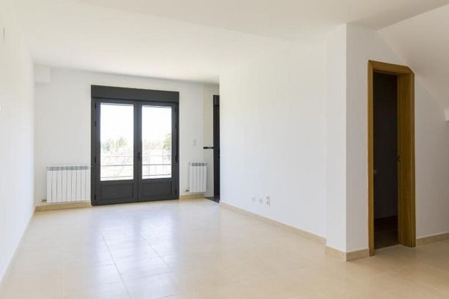 Foto 2 de Casa en venda a Mediana de Aragón de 3 habitacions amb terrassa i garatge