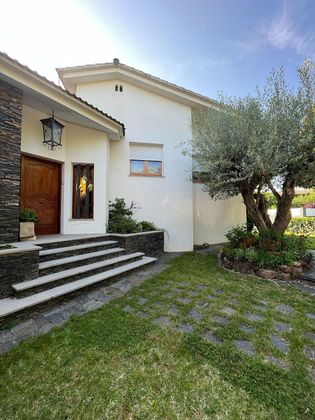 Foto 1 de Chalet en venta en Santa Coloma de Farners de 4 habitaciones con terraza y jardín