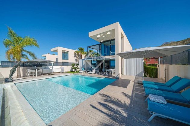 Foto 2 de Casa en venta en Cala de Finestrat de 5 habitaciones con terraza y piscina