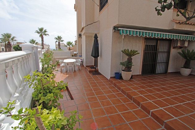 Foto 2 de Casa adossada en venda a calle Pintor Antonio Lopez de 5 habitacions amb terrassa i piscina