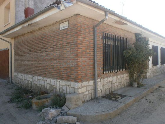 Foto 2 de Xalet en venda a Mozoncillo de 4 habitacions amb terrassa i garatge