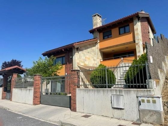 Foto 1 de Chalet en venta en San Cristóbal de Segovia de 5 habitaciones con terraza y piscina