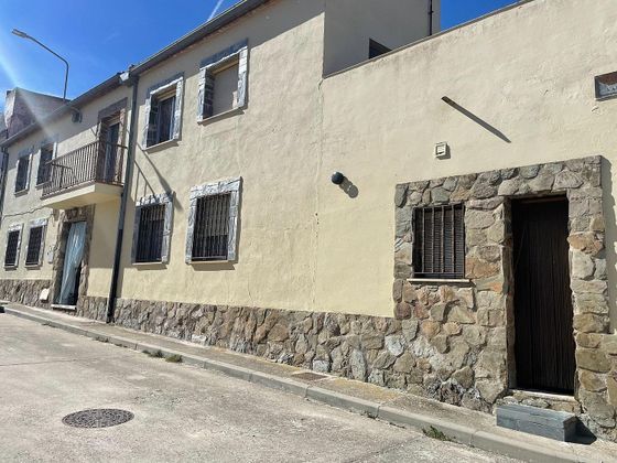 Foto 1 de Casa en venta en Carbonero el Mayor de 6 habitaciones con terraza y jardín