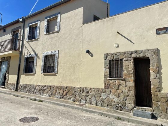 Foto 2 de Casa en venda a Carbonero el Mayor de 6 habitacions amb terrassa i jardí