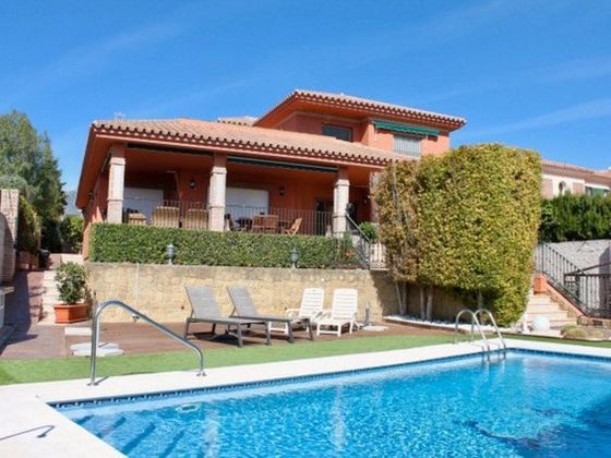 Foto 1 de Casa en venta en El Pinillo de 6 habitaciones con terraza y piscina