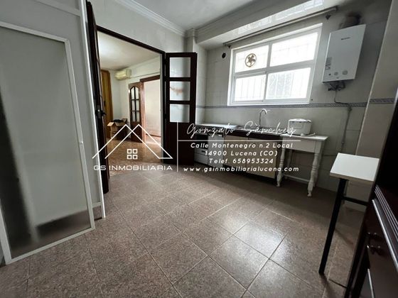 Foto 2 de Casa adosada en venta en Lucena de 6 habitaciones con calefacción