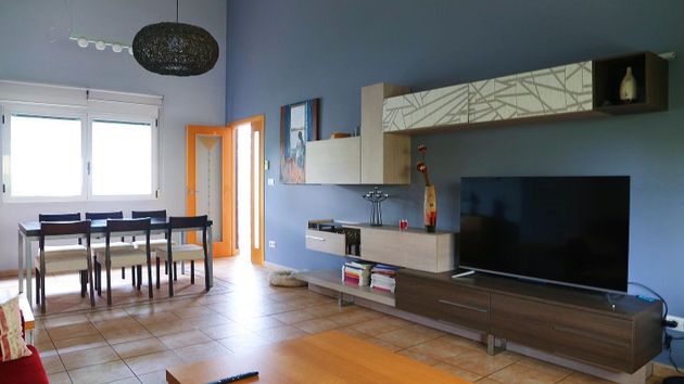 Foto 1 de Casa en venda a La Vega de 5 habitacions amb garatge i aire acondicionat