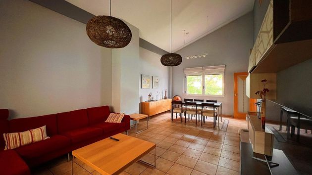 Foto 2 de Casa en venda a La Vega de 5 habitacions amb garatge i aire acondicionat