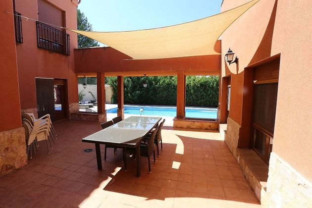 Foto 1 de Casa en venda a Arcas del Villar de 5 habitacions amb piscina i aire acondicionat